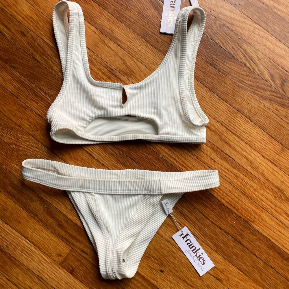 Frankies Bikinis Set White Ribbed in Cole Style